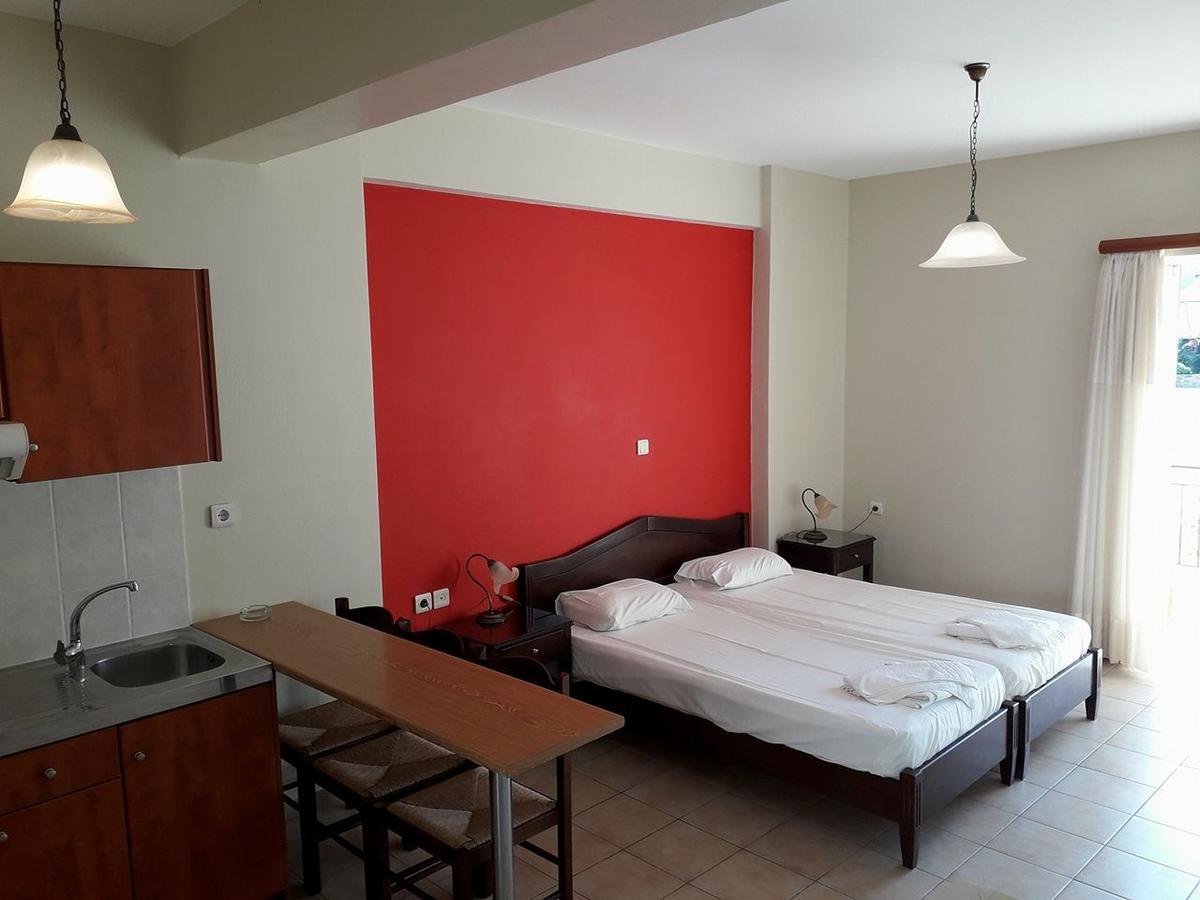 Sirius Hotel Finikounta Exterior photo